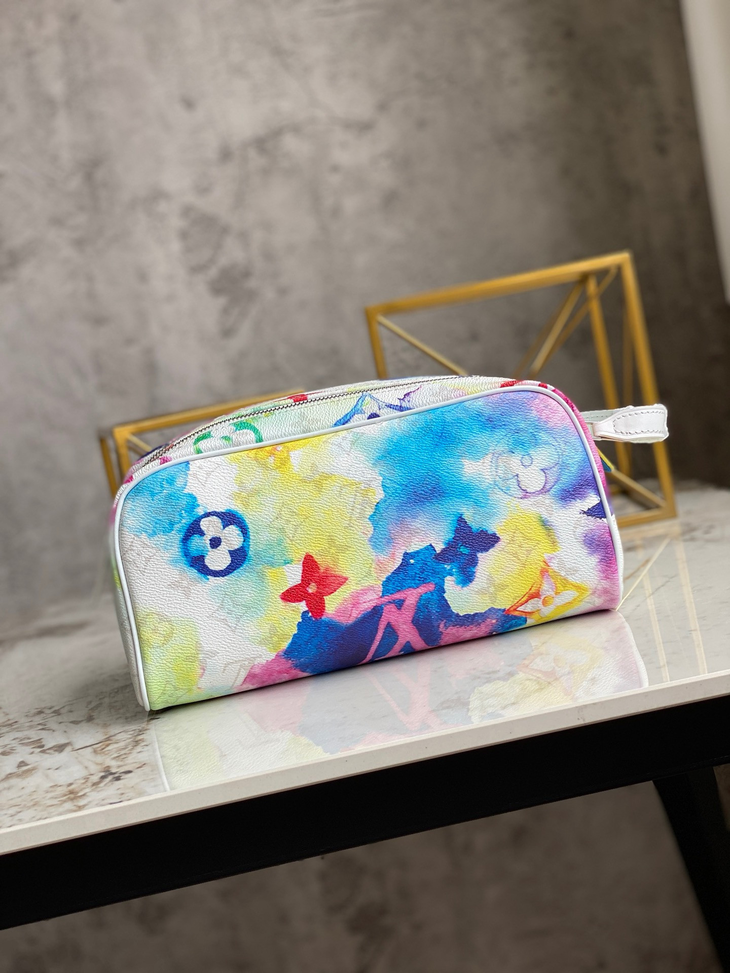 l0*is V*t0n toilet dopp pouch