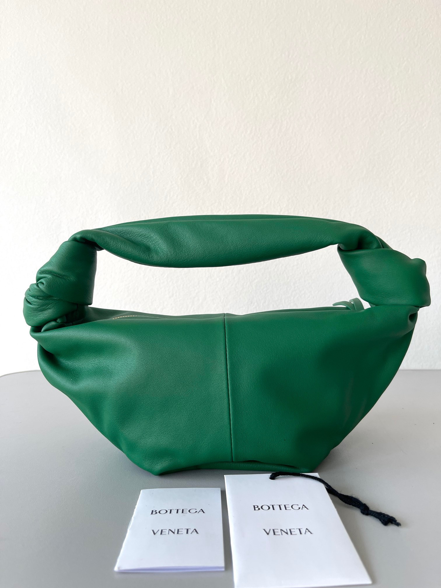 bo*te*ga Ve*ne*ta mini double knot