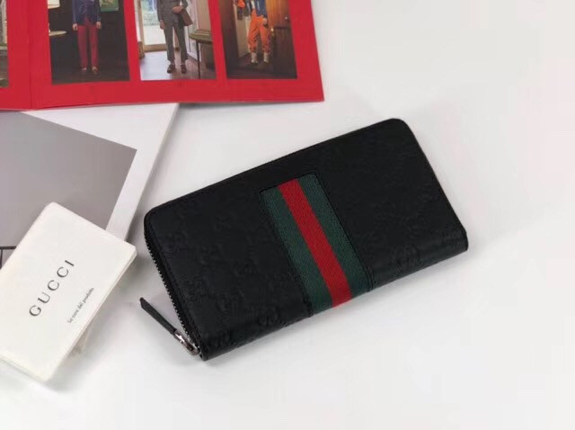 G*u*i signature web zip around wallet