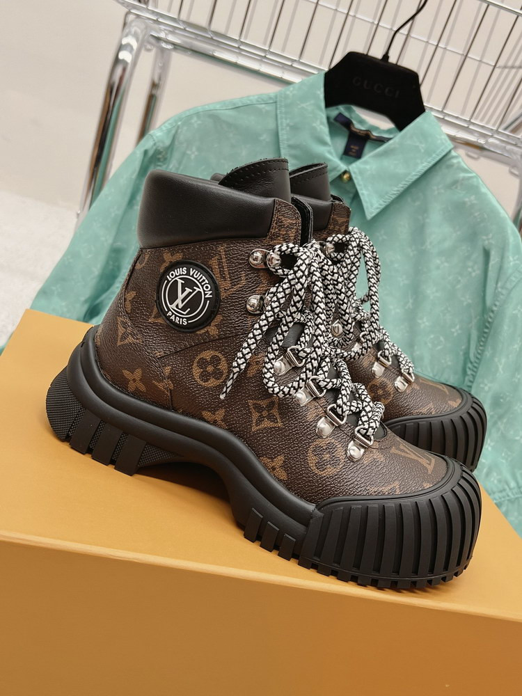 l0*is V*t0n ruby flat ranger