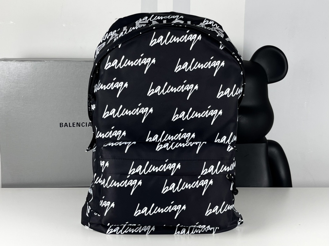 Ba*len*cia*ga backpack