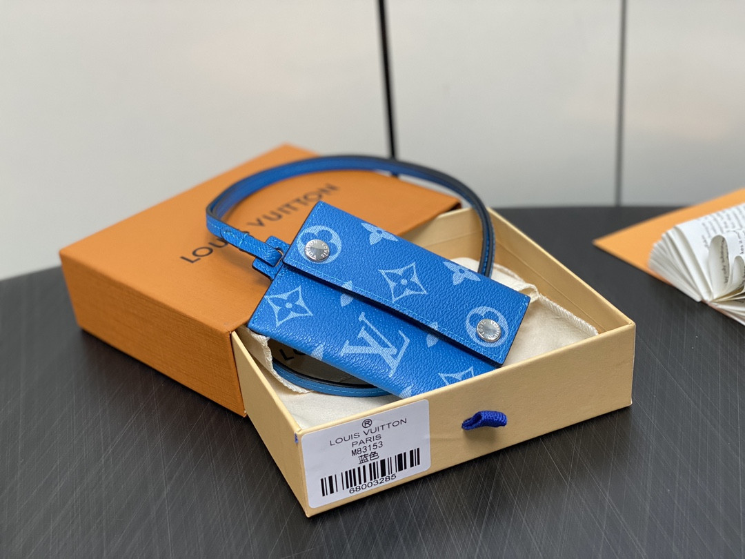 l0*is V*t0n card holder necklace-7.6*10*0.5cm