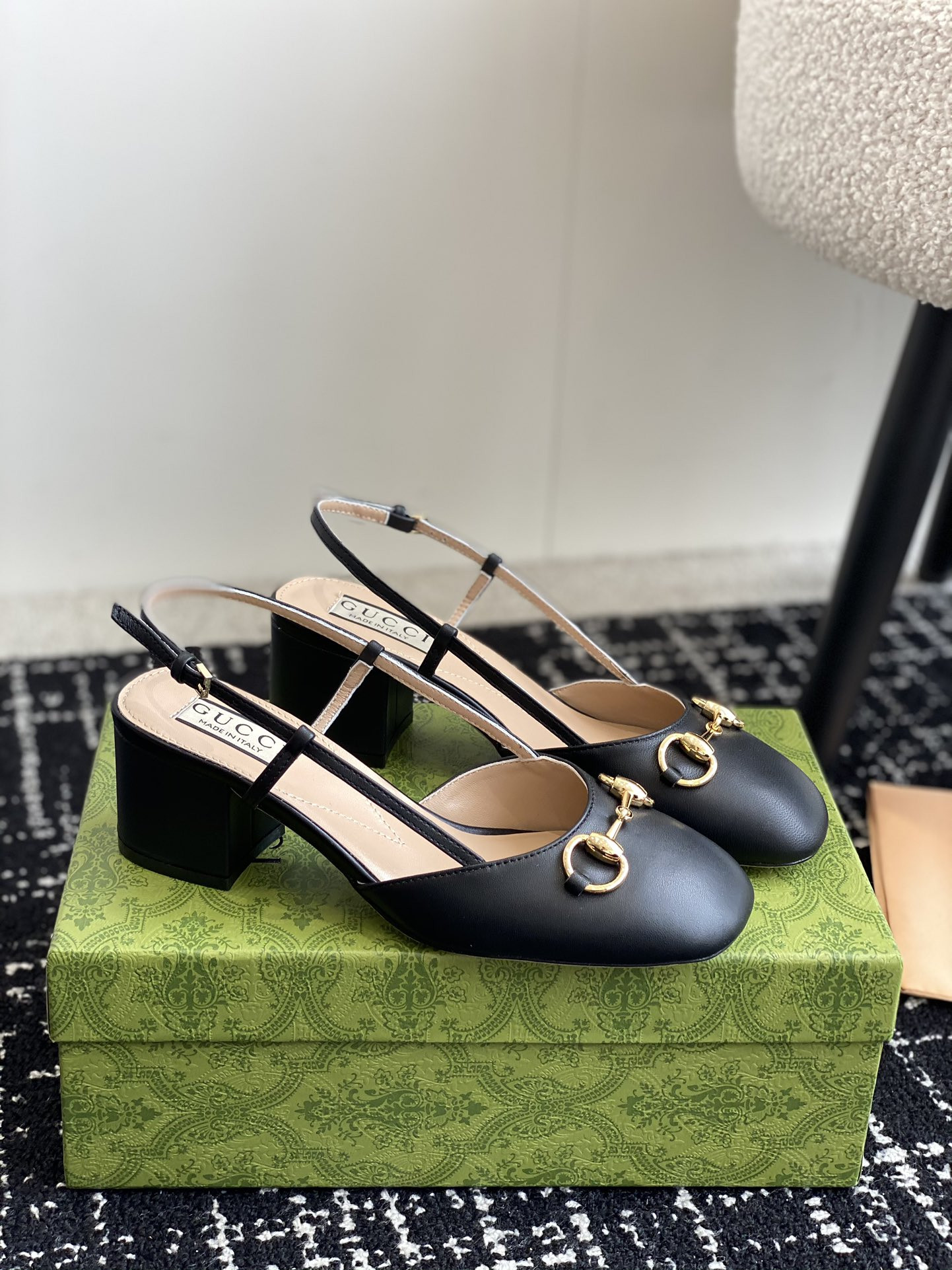 G*u*i women's horsebit slingback