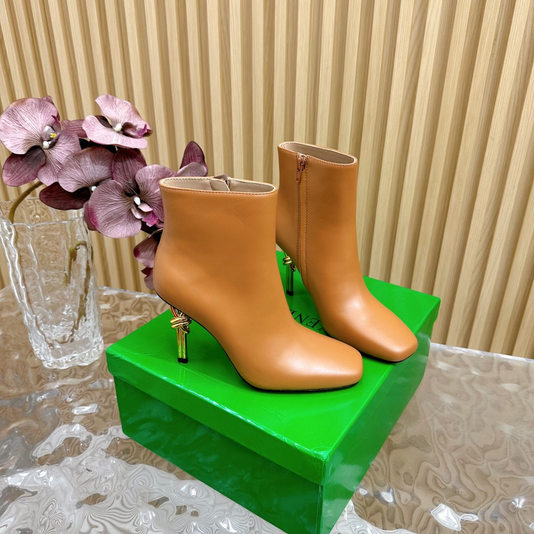 bo*te*ga Ve*ne*ta knot ankle boot