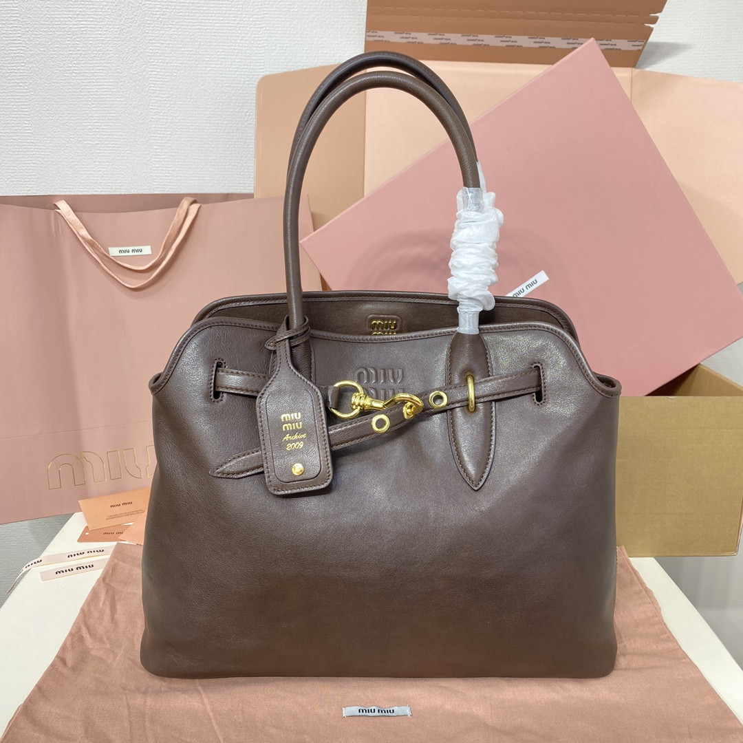 M*um*u aventure nappa leather bag