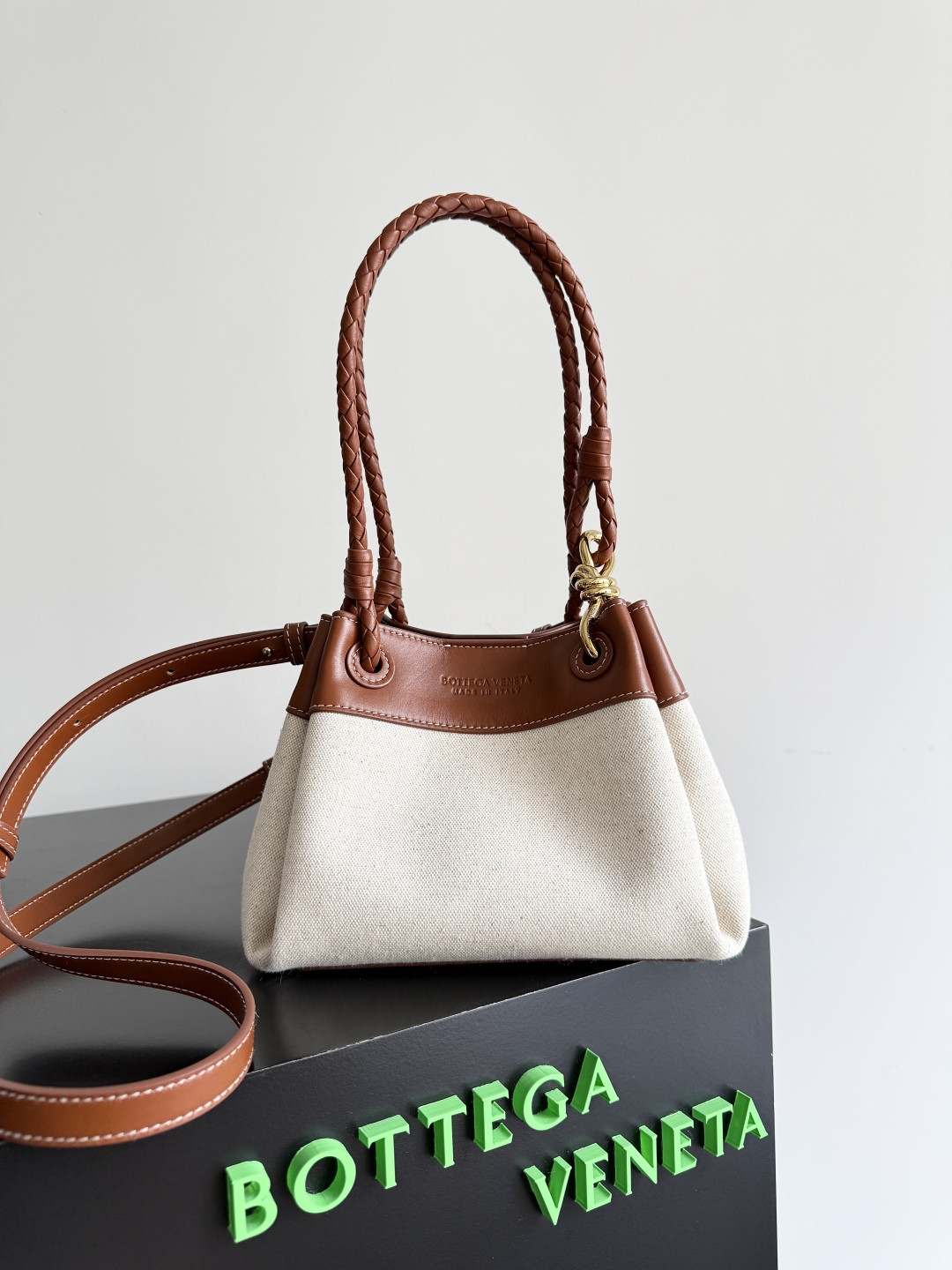 bo*te*ga Ve*ne*ta small parachute - 21*17*16cm